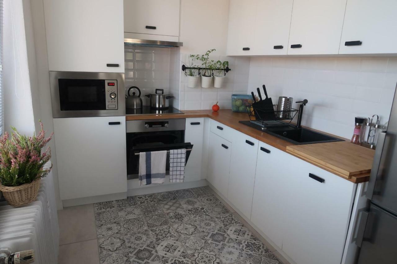Hniezdo V Raji 1 - Luxurious Apartment 3 Min Walk To City Center Spišská Nová Ves Extérieur photo